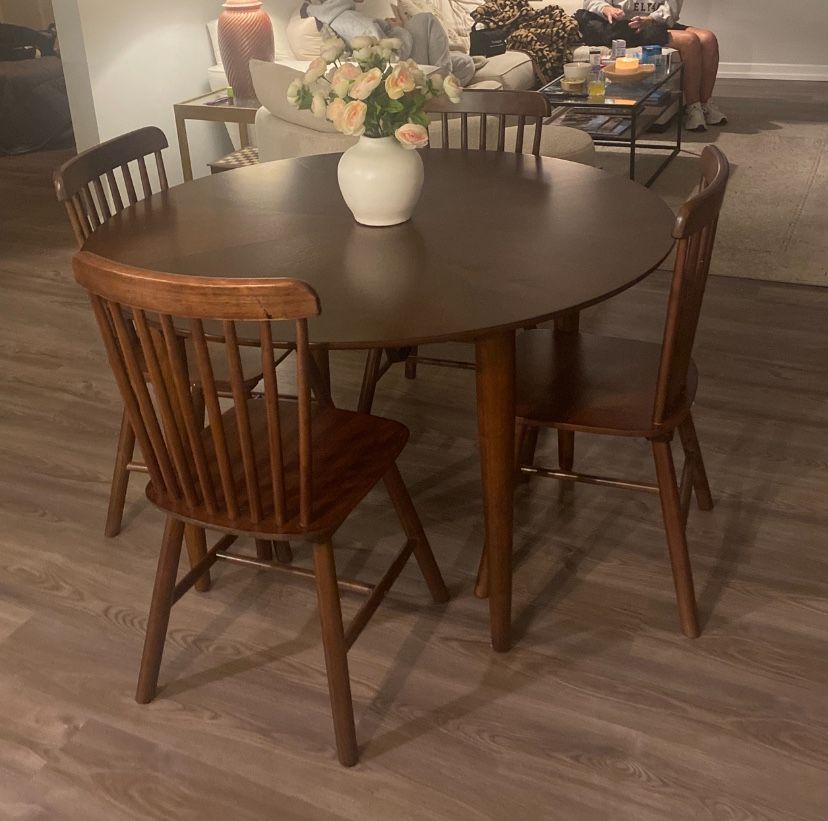 47 Inch Round Dining Table