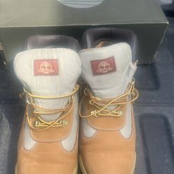 Men’s Timberland Field Boots. Size 11 . Like New Condition 