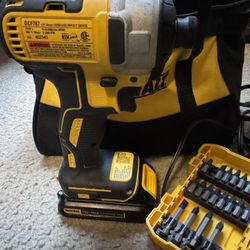 Dewalt Cordless Impact Driver 1/4” 20 V Max 