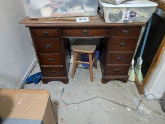 Free desks