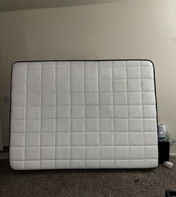Hybrid mattress with queen frame