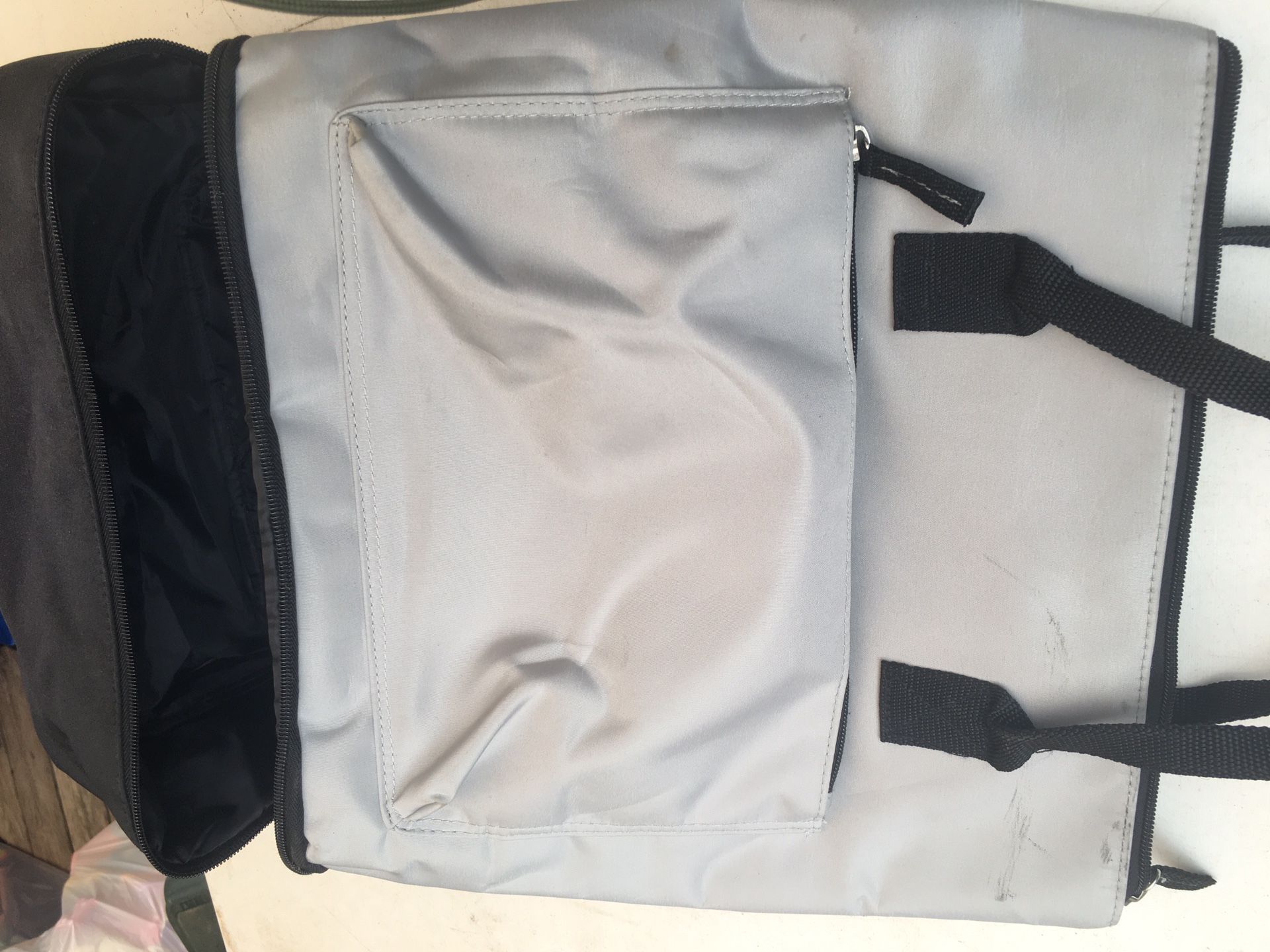 270.-Dsw Slim Backpack Carry Bag Zip Shoe Compartment