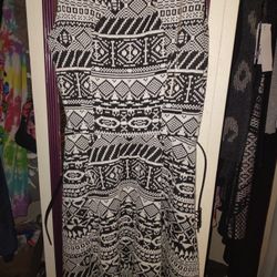 Juniors Black And White Belted Dress