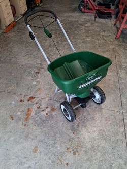 Fertilizer spreader