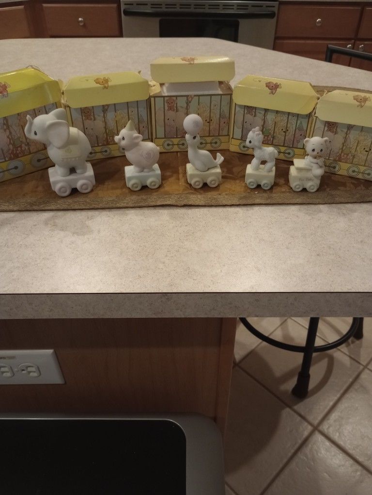 Precious Moments Figurines