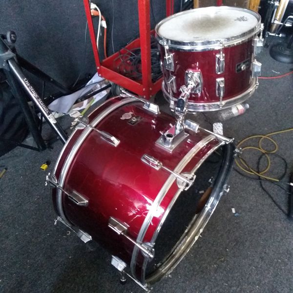 Pearl 22" kick drum + 12" rack tom 1985 red wine color for Sale in Los