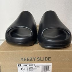 Yeezy Slides Size 6.5