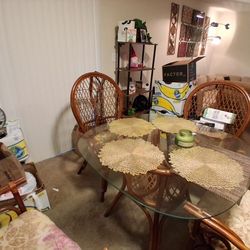 Glass Dinning Room Table With 4 Chairs