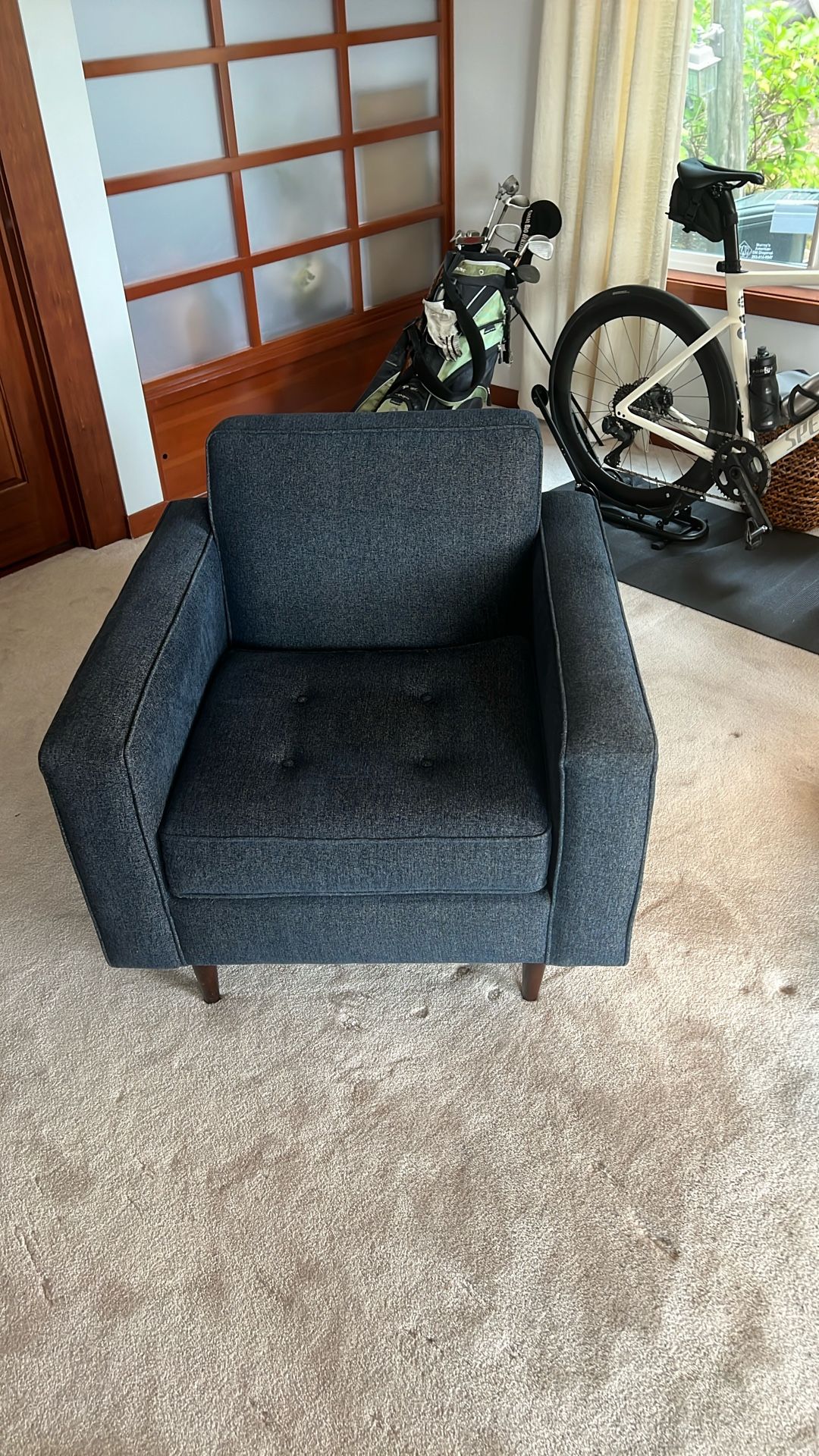 Comfortable Chair In Good Condition.  No Smoke No Pet Household 