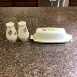 Franchisco  Butter plate with Lid includes salt pepper shaker