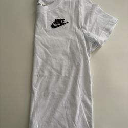 Nike Boys White shirt  Size 5 