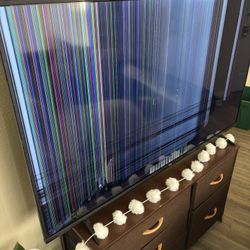 BROKEN 55’ TV FOR PARTS