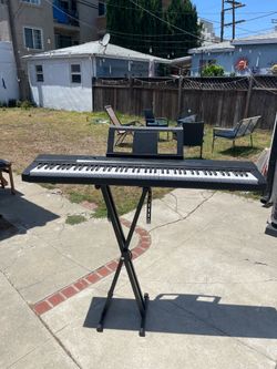 piano and stand