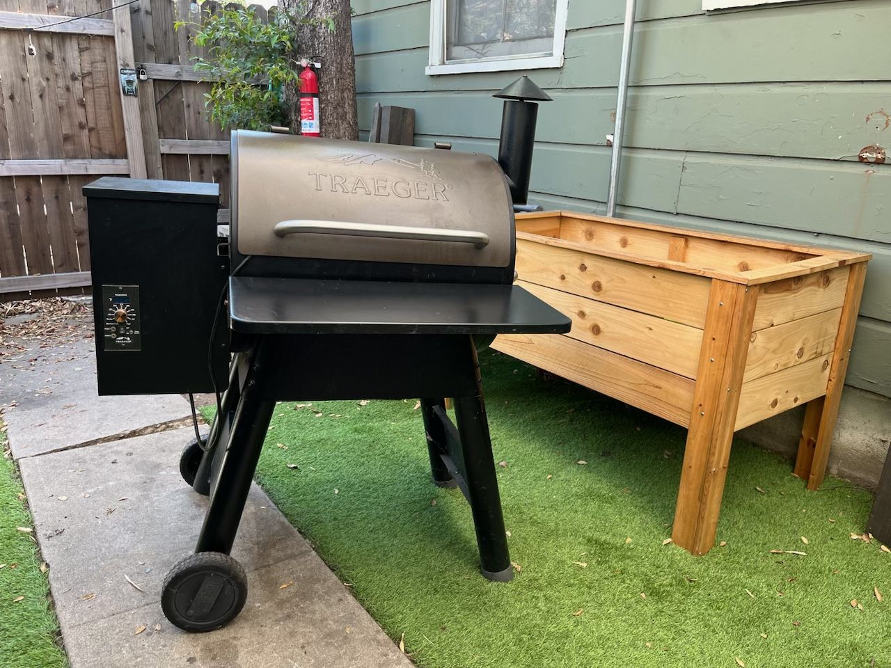 Traeger Pro Series 22 Pellet Grill in Bronze