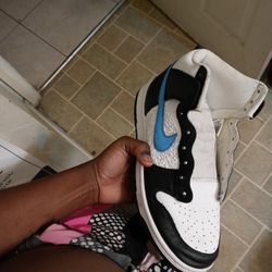 Nike Dunk High Emb University Blue Sneaker