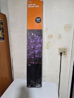Halloween lighted tree decor