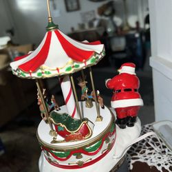 Department 56 Santa Comes To Town Snow Village Rotating Reindeer Carousel  2004 Original Box