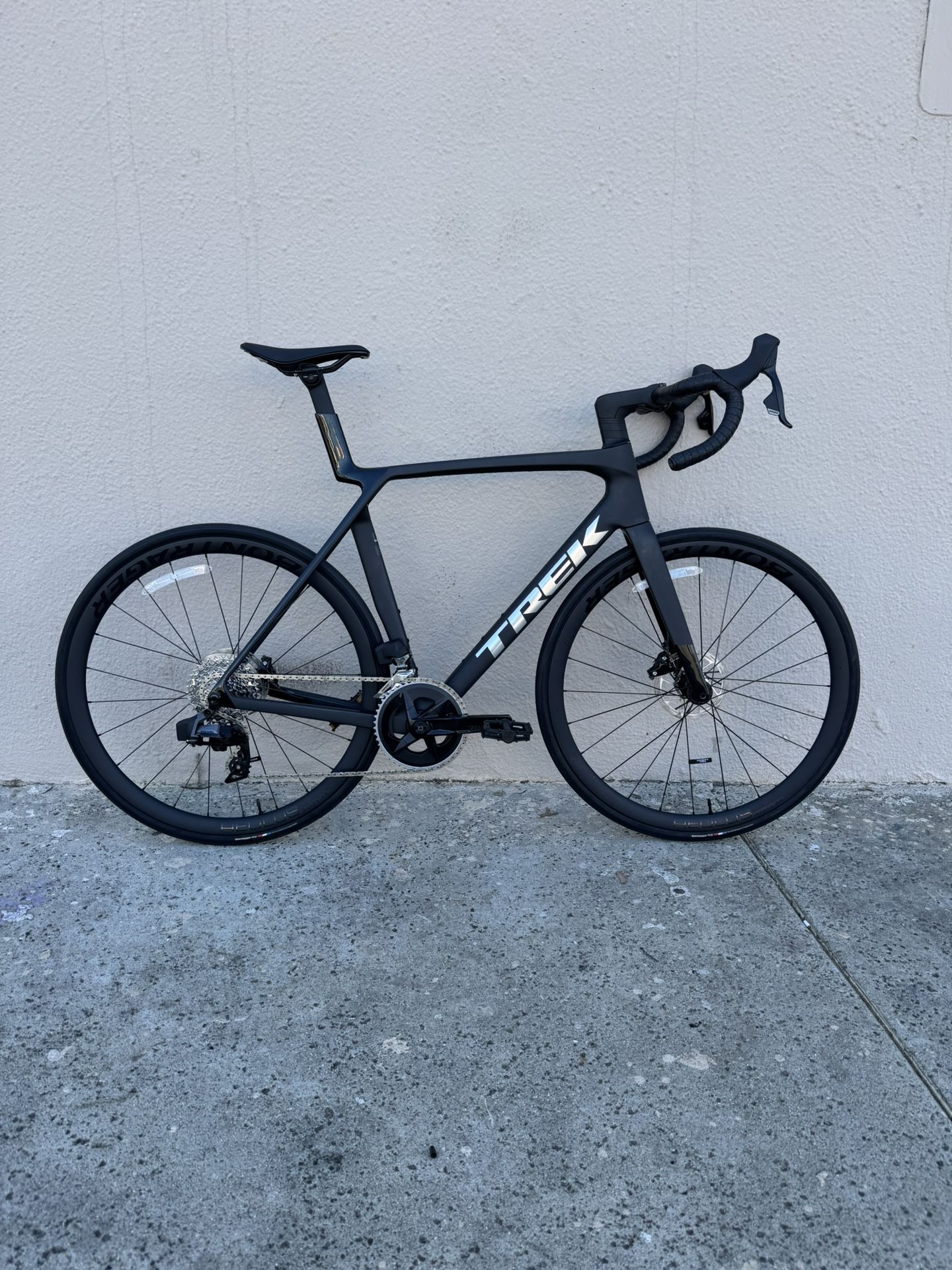Brand New Trek Madone SL 6 AXS Gen 8 Road Bike 
