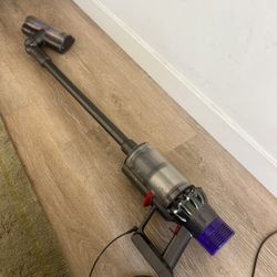 Dyson Cordless Stick Vacuum — Works but Needs Filter/Cleaning — Rossmoor Pickup