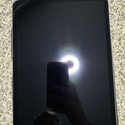 11” M1 iPad Pro w/ Apple Pencil (1st Gen, 128GB)