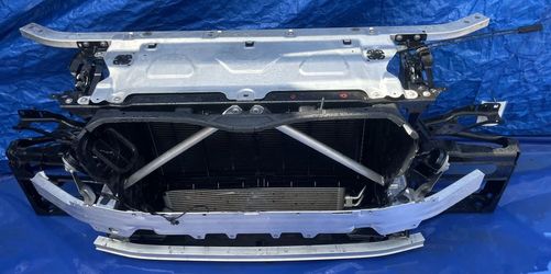 BMW X3 X4 G01 G02 RADIATOR CORE SUPPORT W/ COOLING ASSEMBLY 2.0L 18-24