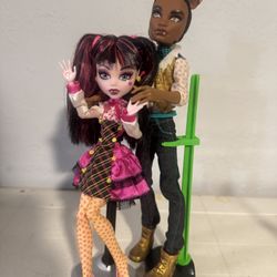 Monster High Dolls Draculaura And Clawd Wolf