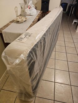 Free twin boxspring (eastside)