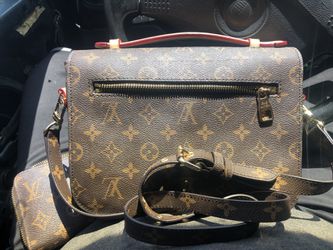 Bolso Para Mujer Louis Vuitton for Sale in Modesto, CA - OfferUp