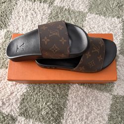 Louis Vuitton Slides 35 EU