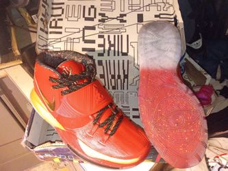 Kyrie 6 AS. .... SIZE11.5