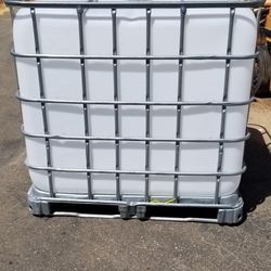IBC Tote 275 Gallon Water Tank 