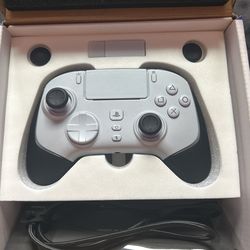 Razor Wolverine V2 PRO Wireless Controller