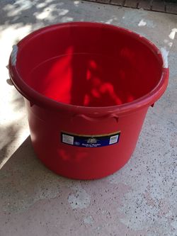 18 GALLON TUB WITH ROPE HANDLES