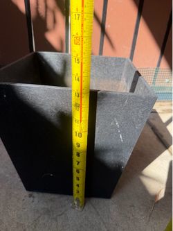 Plastic pot