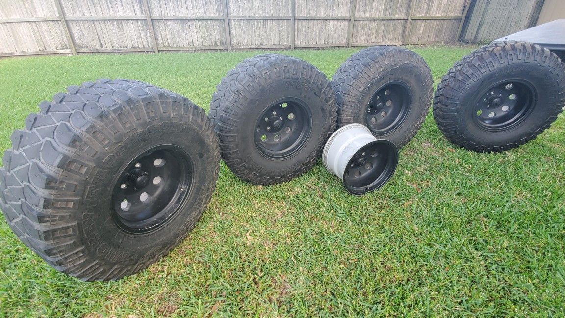 5 Jeep wheels and tires 35x12.5x15 for Sale in Deer Park, TX OfferUp