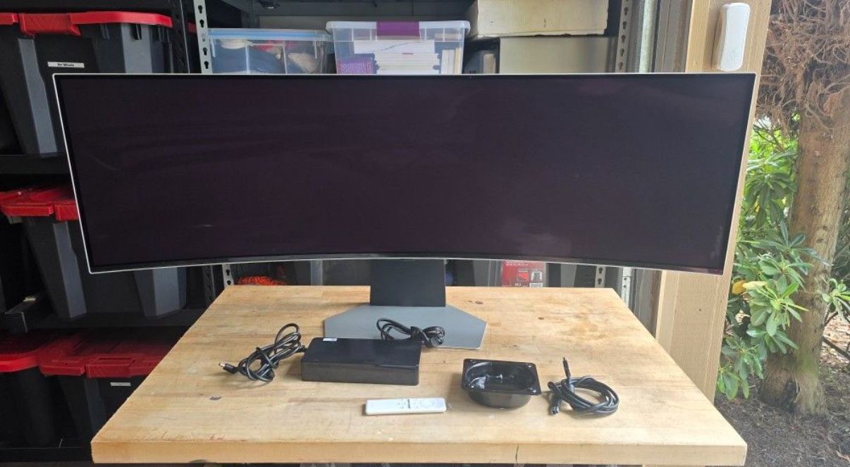 Odyssey G95SC 49” QHD OLED Monitor  