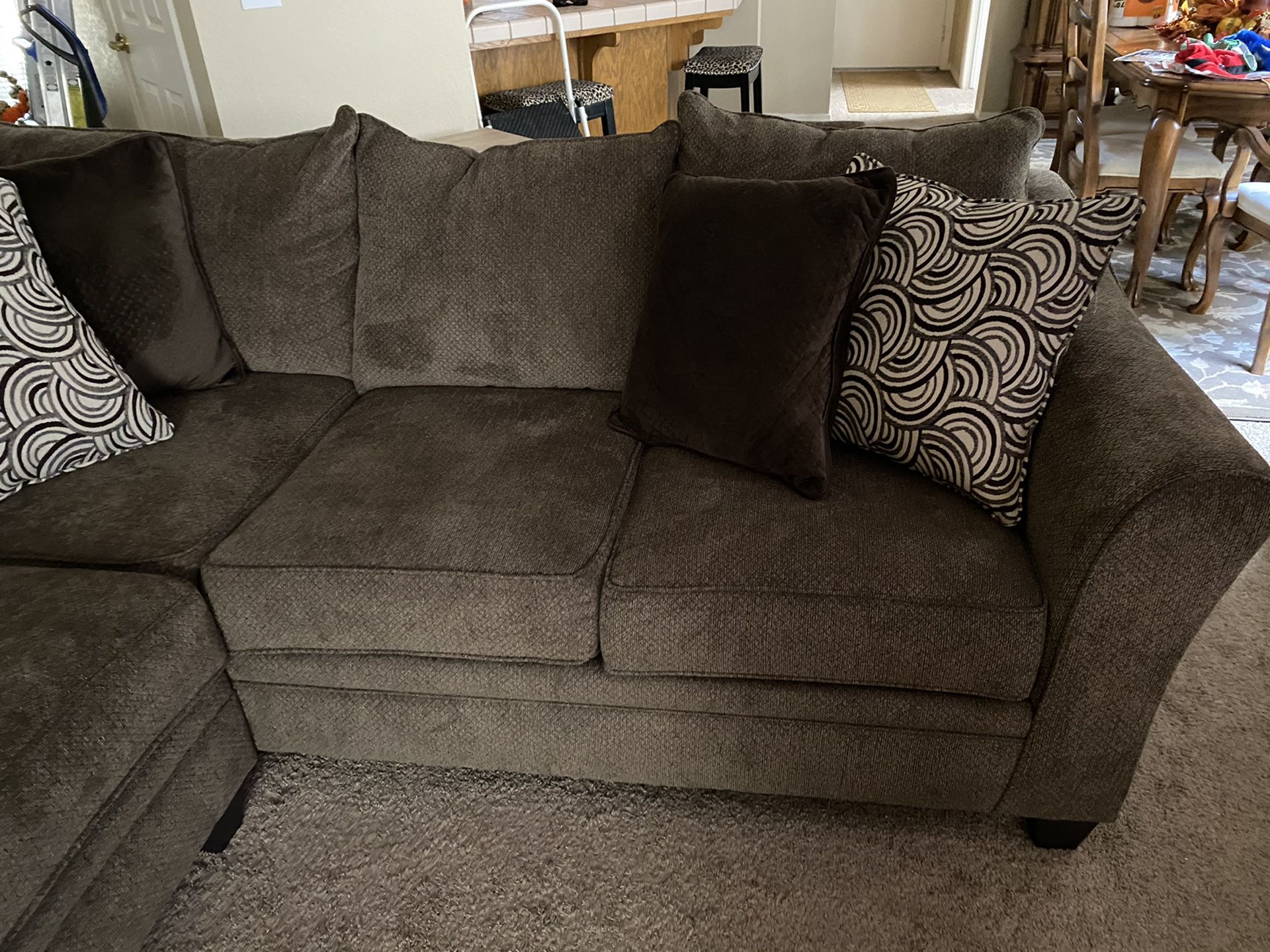 Huge 3 piece sectional new