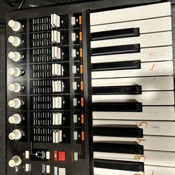 Akai MPK 49 MIDI Keyboard 