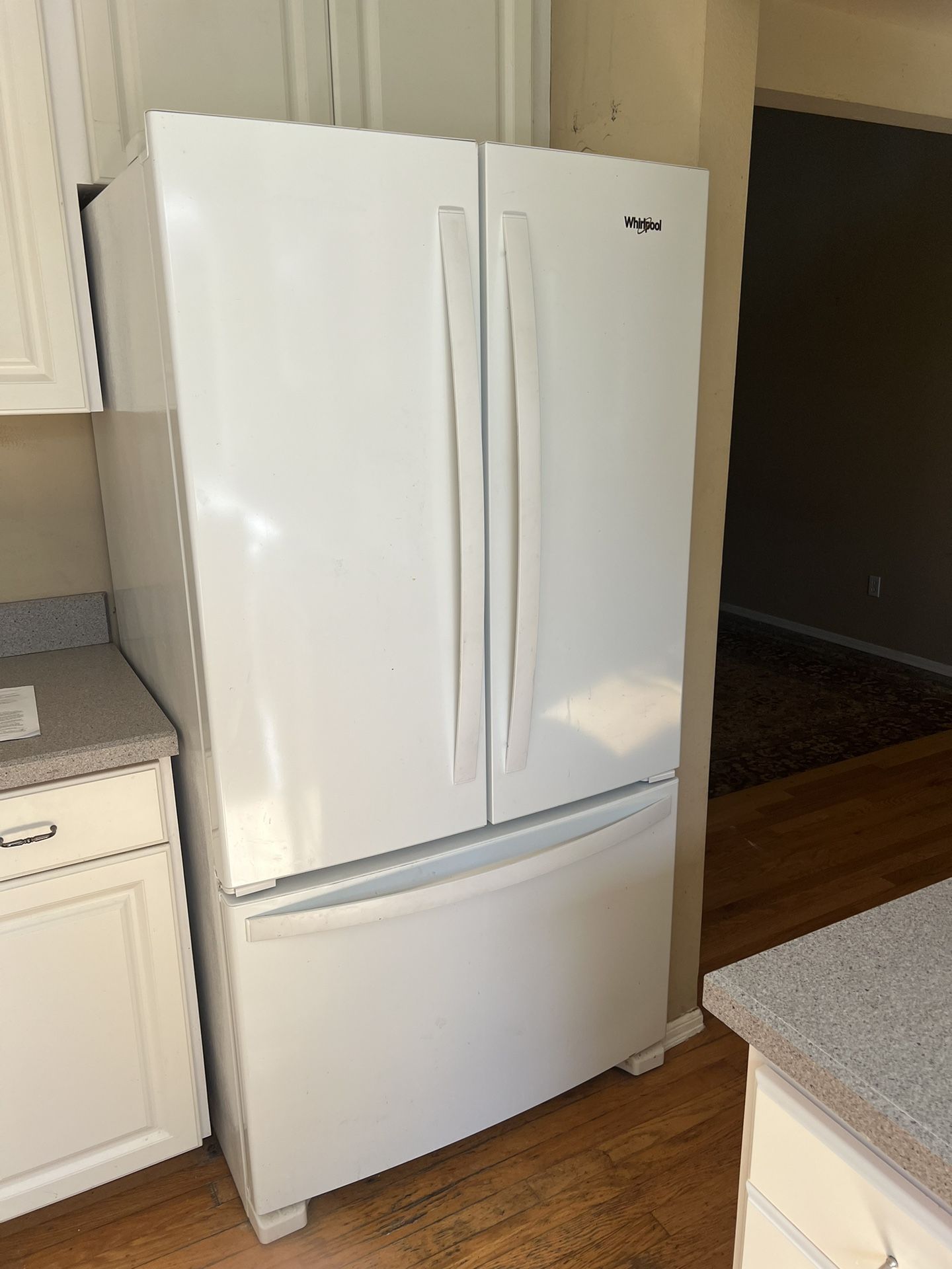 White whirlpool Refrigerator 