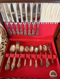 International Silver Flatware Set in Tarnish-Resisting Chest