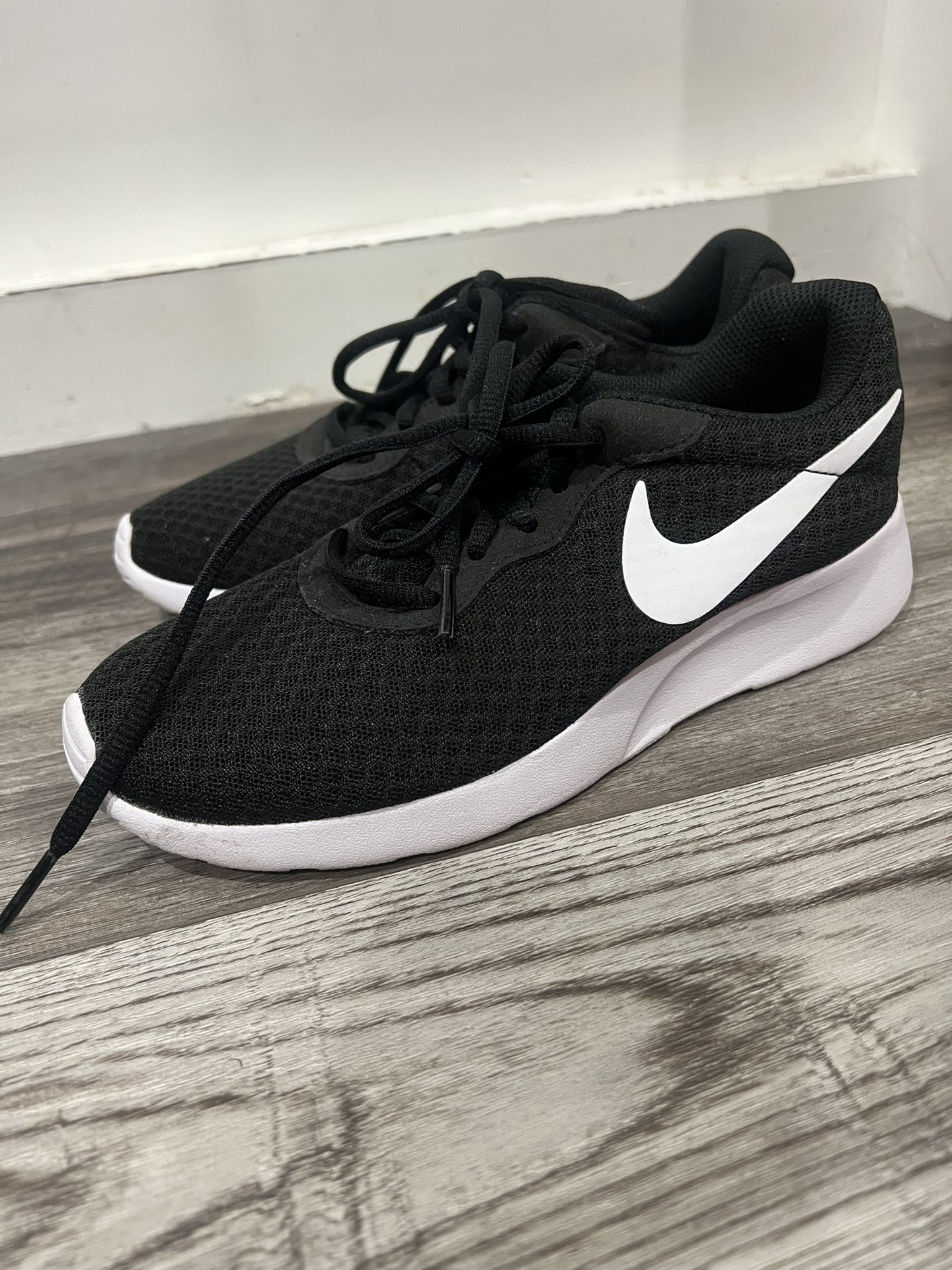 Nike Tanjun Running Shoe