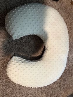Breastfeeding pillow