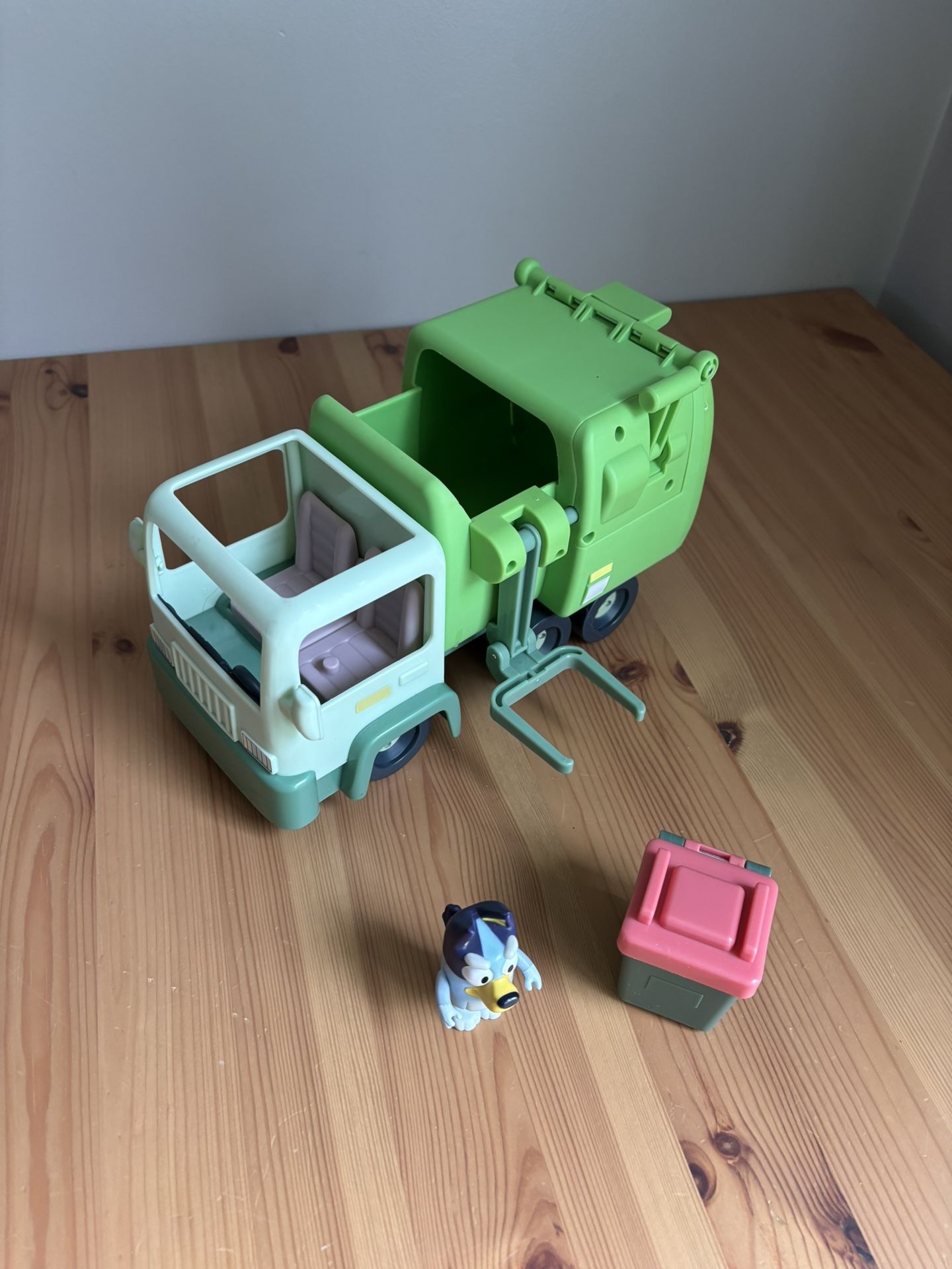 Bluey Garbage Trash Truck Playset w Bluey Figure and Trash Can