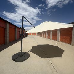 11Ft Cantilever  Patio Umbrella 