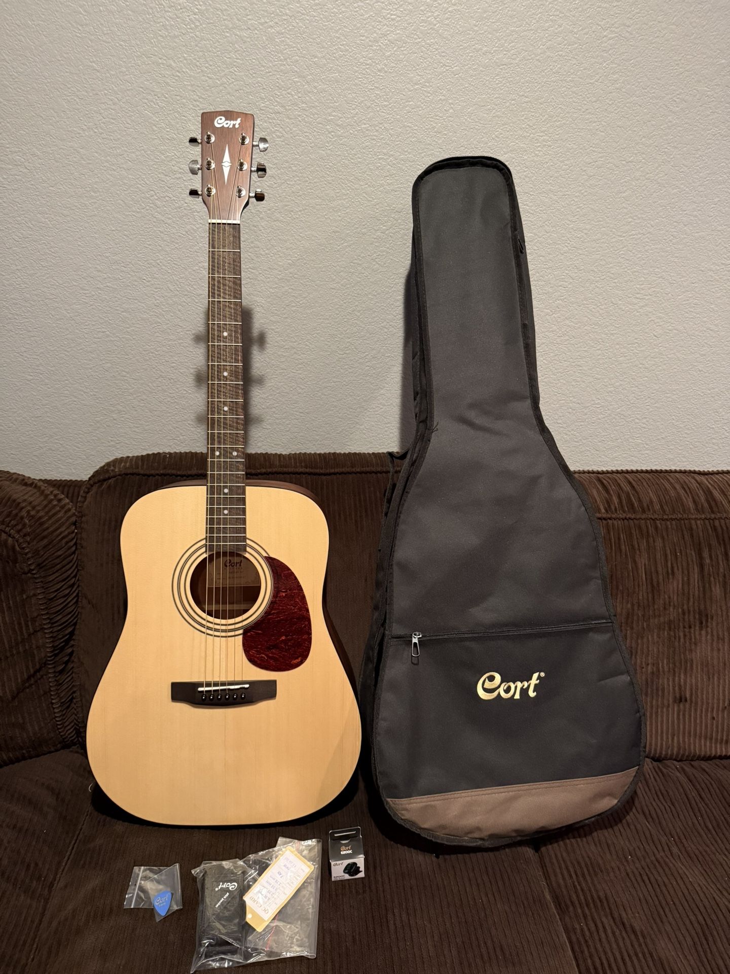 Like New Court Guitar