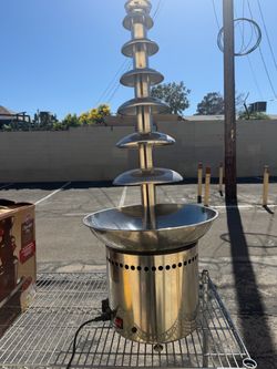 2 Chocolate fountains