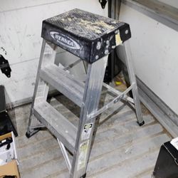Werner 3 foot Aluminum Ladder 300lb Capacity 