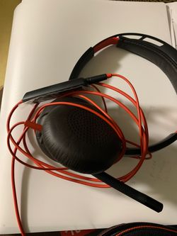 Black wire 5200 USB-A Headphones