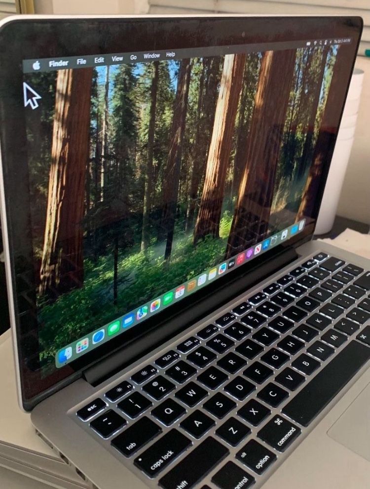 Apple MacBook Pro 15” Retina - macOS 15.7.2 Sequoia