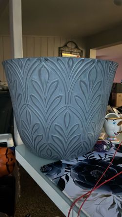 Plant planter maceta
